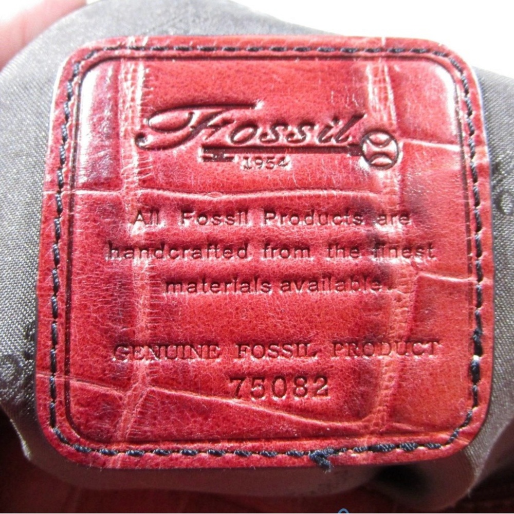 Authenticated Fossil Croc Embossed Handbag And Ch… - image 5